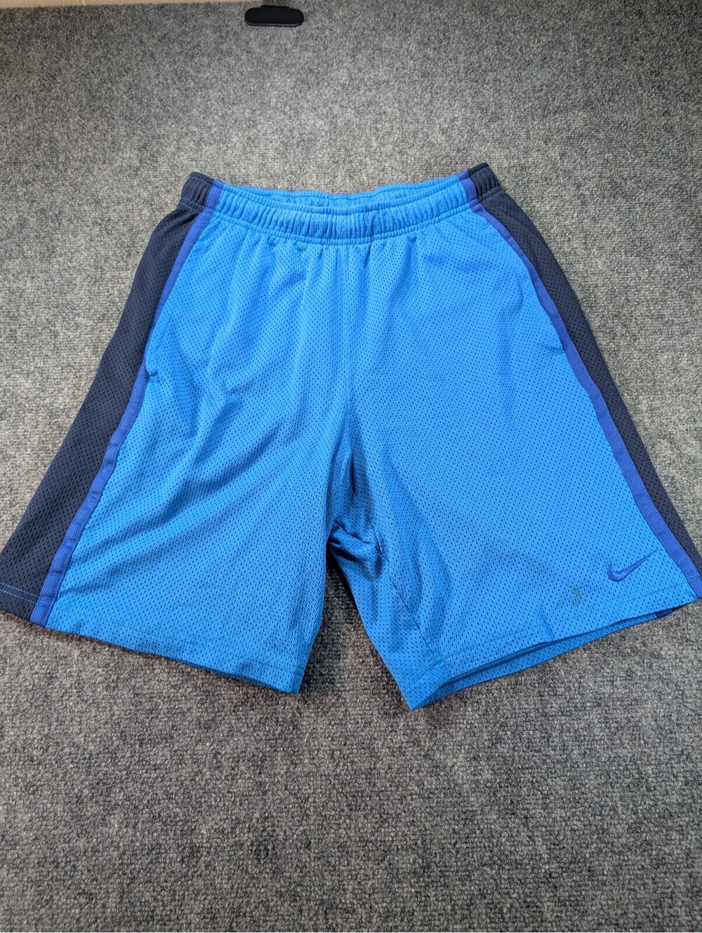 Vintage Y2K Mens Medium Blue Mesh Basketball Shorts Retro Gym Athleisure Lounge
